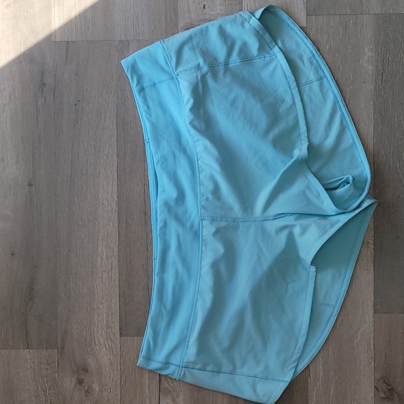 Lululemon Speed Up Shorts Blue Glow Size 14 2.5 inseam NWOT Sold out online - Picture 3 of 7